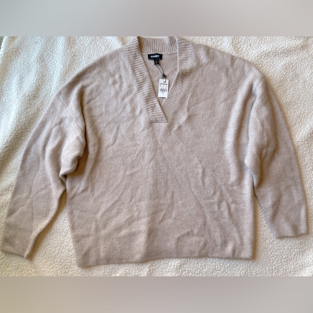 Express BNWT oversized sweater beige comfy